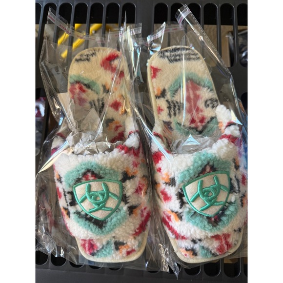 Ariat Shoes - Ariat Womens Cruiser Slide Slippers Multi Color Southwest Sherpa Size 9